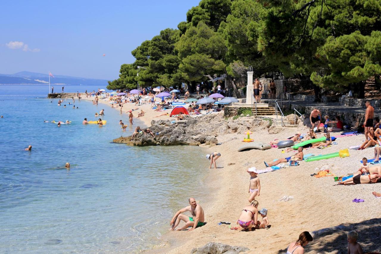 Apartments By The Sea Brela, Makarska - 11821 Exterior photo