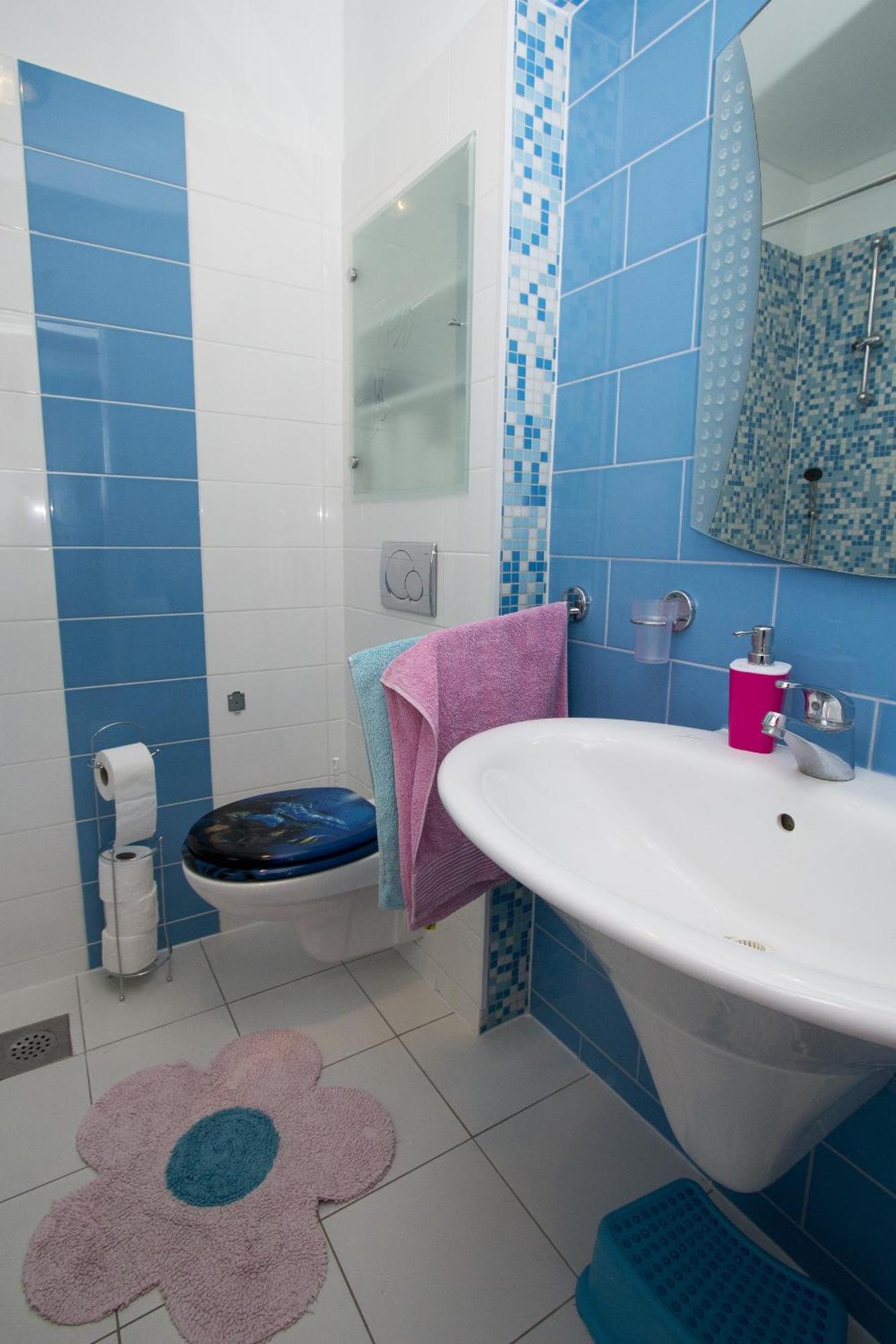 Apartments By The Sea Brela, Makarska - 11821 Room photo